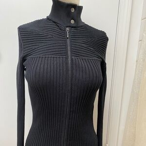 Essendi black knit long sleeved top